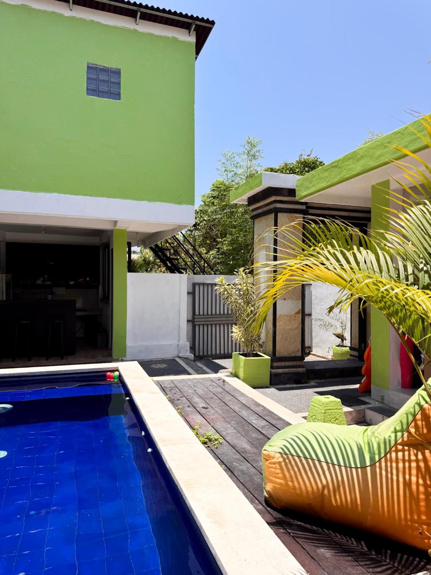 Urban Jungle Beach House Canggu Exterior foto