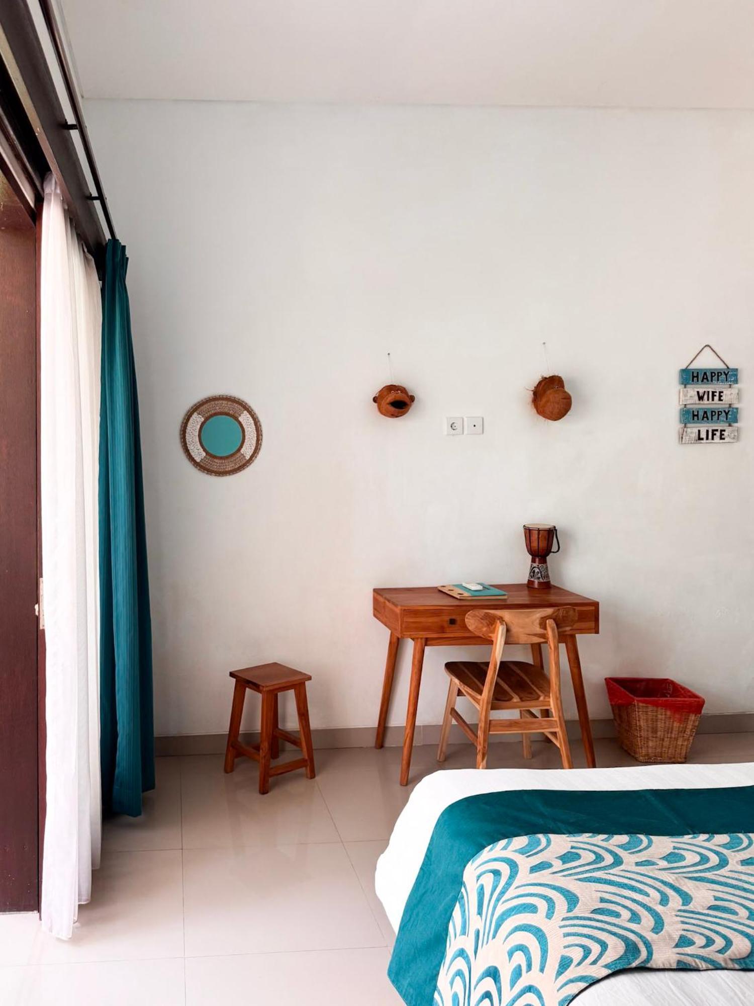 Urban Jungle Beach House Canggu Exterior foto